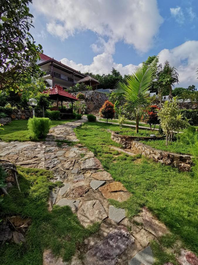 Mirabelle Joglo Village Karimunjawa Εξωτερικό φωτογραφία