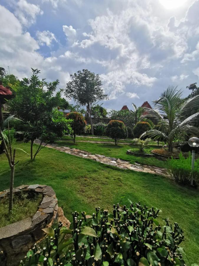 Mirabelle Joglo Village Karimunjawa Εξωτερικό φωτογραφία